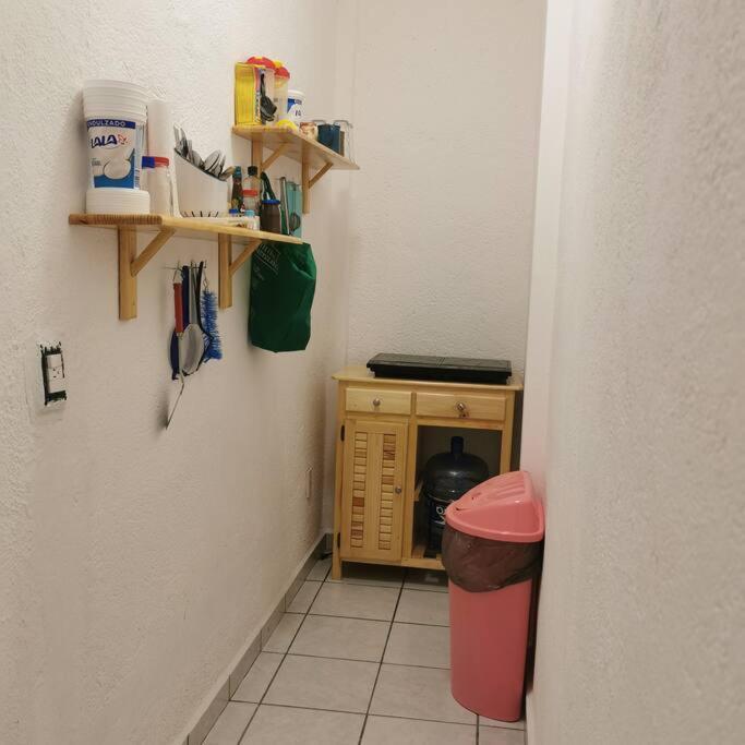 Lovely Studio Apartment With Balcony Ac & Wi-Fi, Minutes From Downtown! 지와타네호 외부 사진