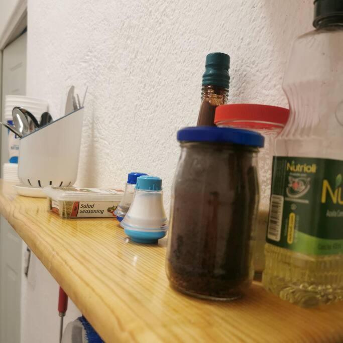 Lovely Studio Apartment With Balcony Ac & Wi-Fi, Minutes From Downtown! 지와타네호 외부 사진