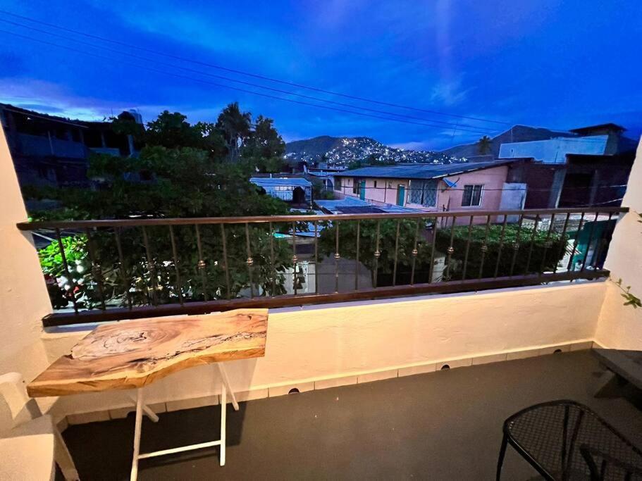 Lovely Studio Apartment With Balcony Ac & Wi-Fi, Minutes From Downtown! 지와타네호 외부 사진