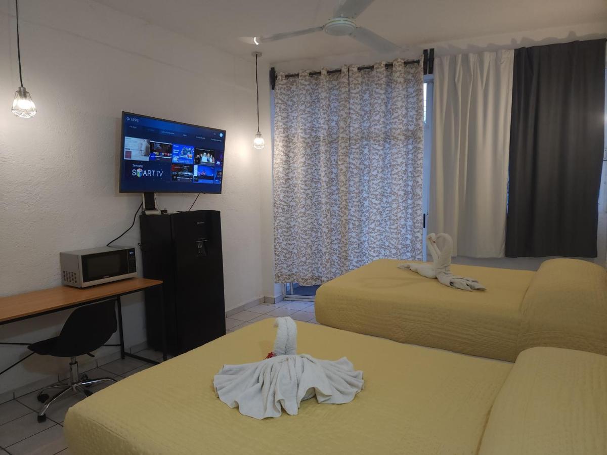 Lovely Studio Apartment With Balcony Ac & Wi-Fi, Minutes From Downtown! 지와타네호 외부 사진